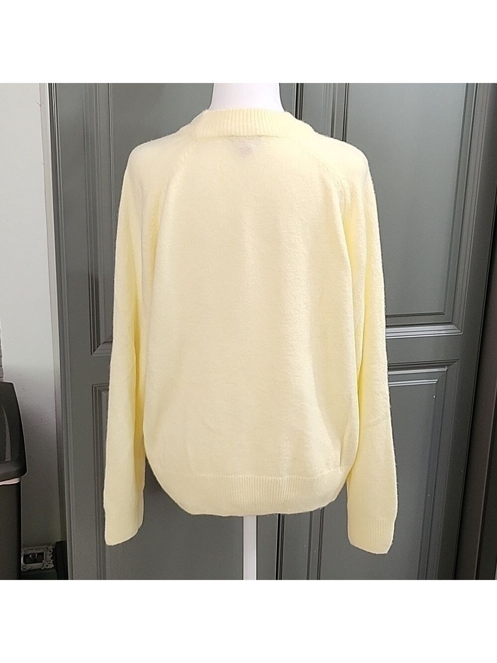 VINCE CAMUTO MOCK NECK SWEATER SOFT YELLOW SIZE LARGE - Picture 2 of 6